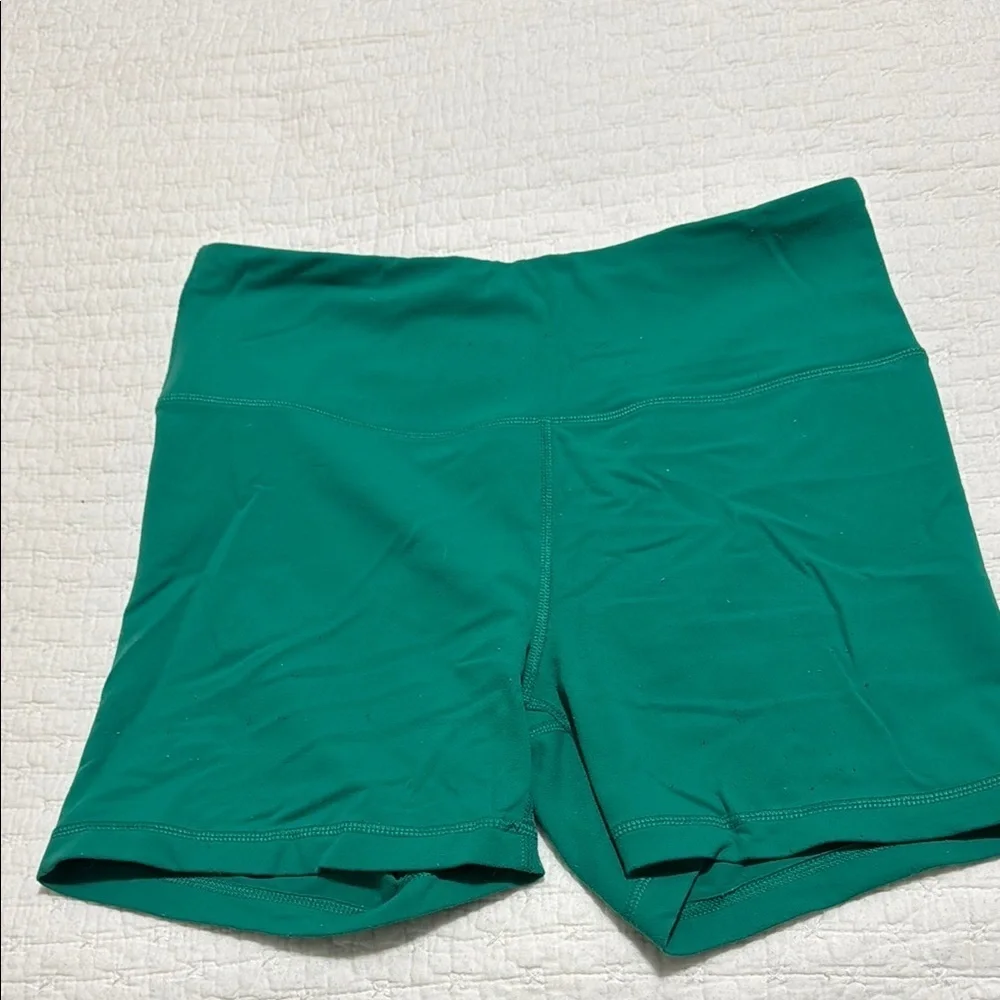 90 Degree By Reflex Green Bike Shorts Fitted Stretchy Design